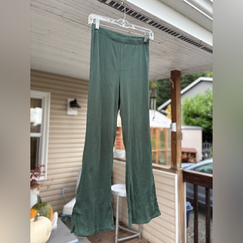 Aerie High Waisted Kick Cropped Flare Pants in Olive Green